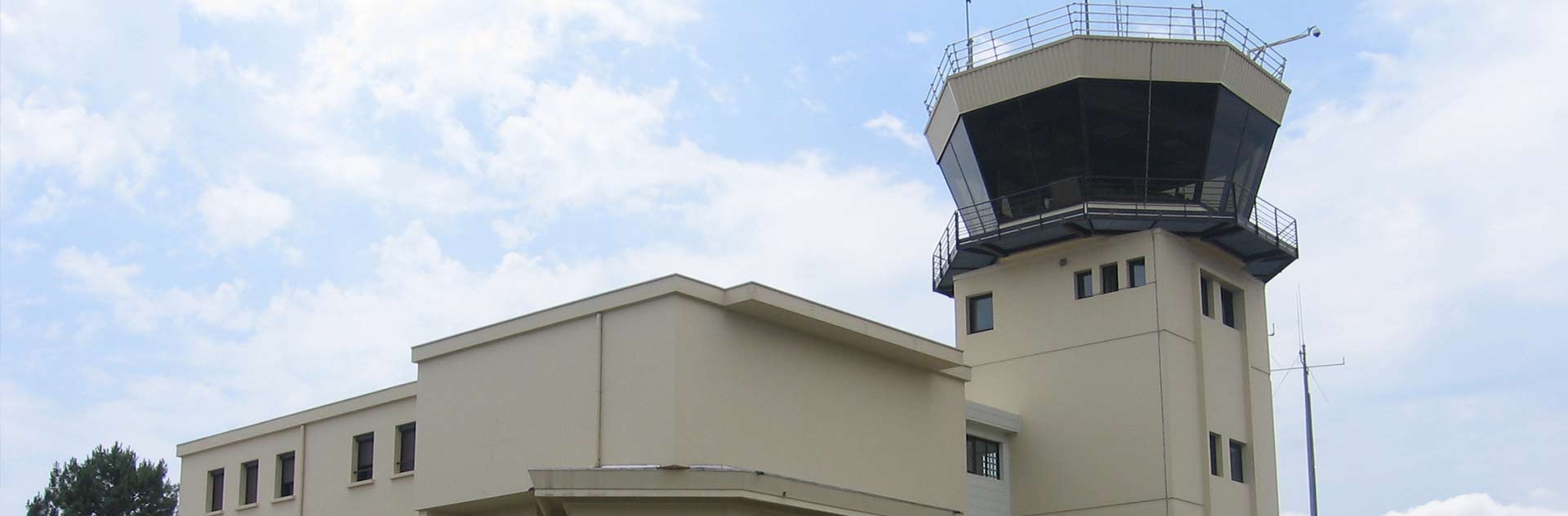 Fortion 1SkyTower is a Command and Control unit able to control both civil and military aircraft