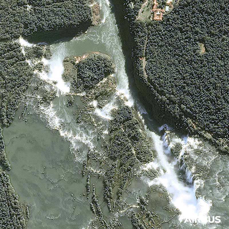 Pléiades Satellite Image - Iguazu Falls, Argentina/Brazil border - Zoom1 Pléiades Satellite Image - Iguazu Falls, Argentina/Brazil border - Zoom1