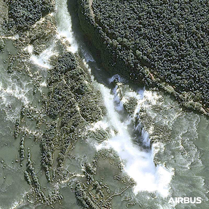 Pléiades Satellite Image - Iguazu Falls, Argentina/Brazil border - Zoom2 Pléiades Satellite Image - Iguazu Falls, Argentina/Brazil border - Zoom2