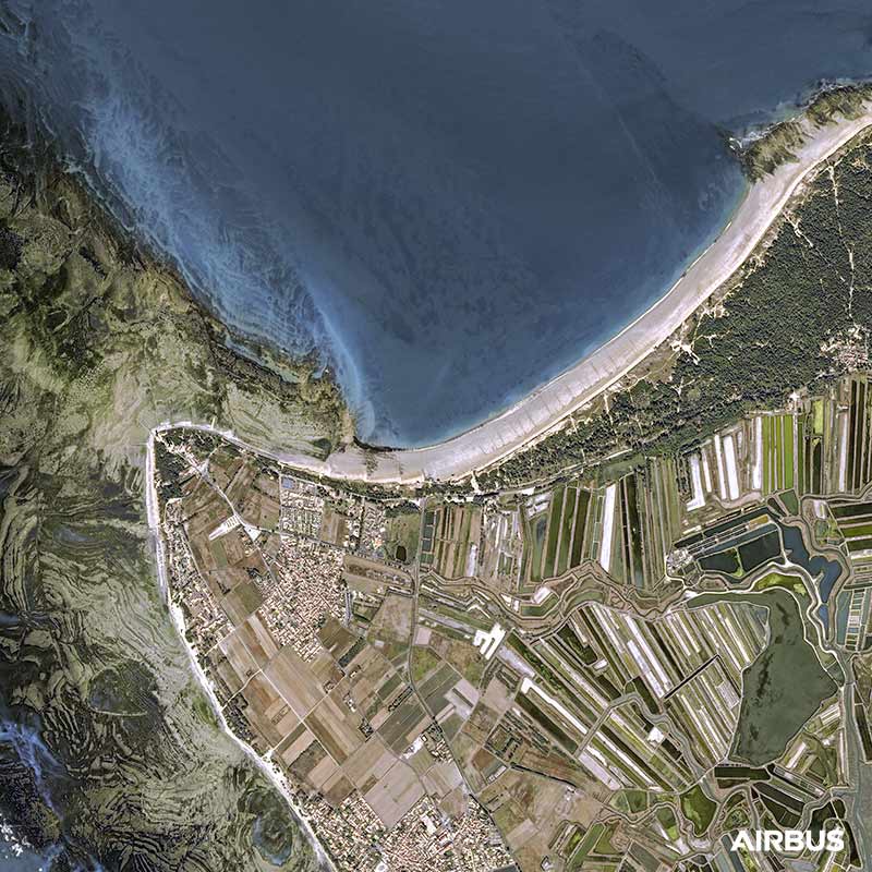 Pléiades -Lighthouse of the Whales, Ile de Ré, France Pléiades -Lighthouse of the Whales, Ile de Ré, France