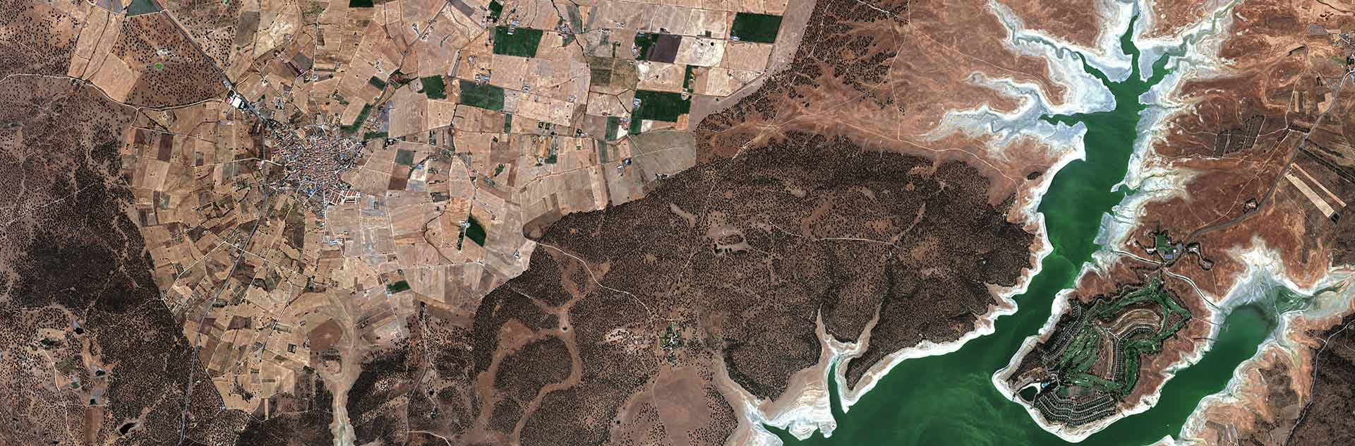 Pléiades Neo image satellite - 30cm resolution Valdecana Spain