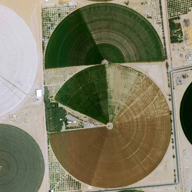 Since 1985, Saudi Arabia has launched a program to install agricultural farms in the desert.&nbsp;