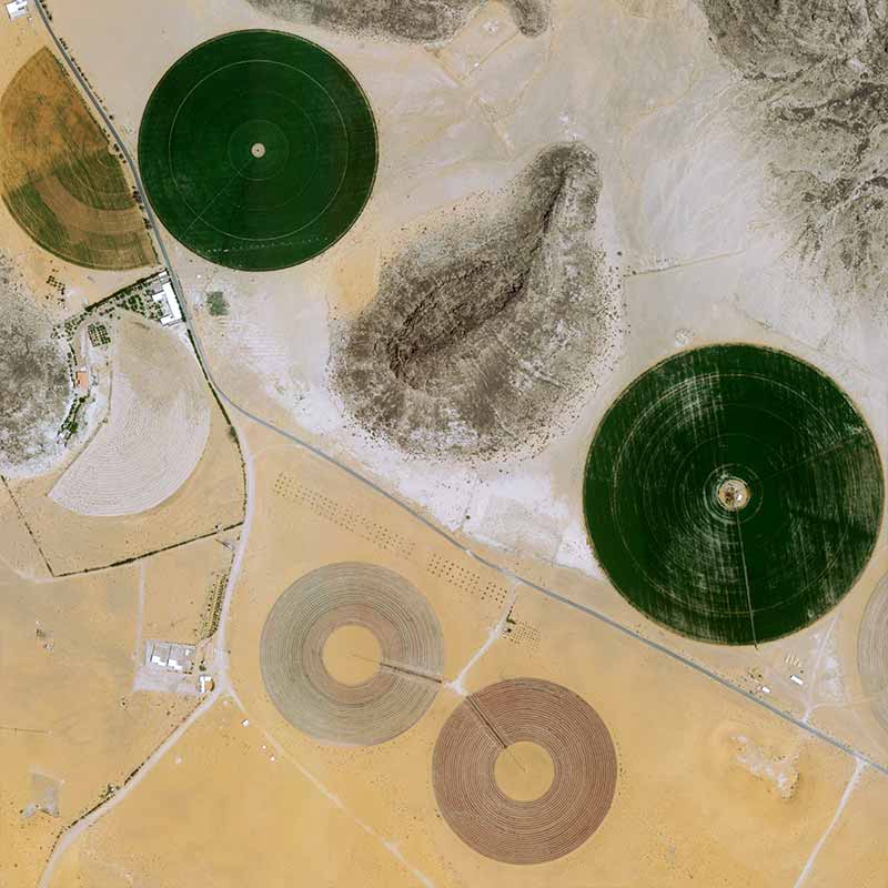 Since 1985, Saudi Arabia has launched a program to install agricultural farms in the desert.&nbsp;