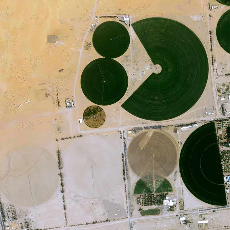 Since 1985, Saudi Arabia has launched a program to install agricultural farms in the desert.&nbsp;