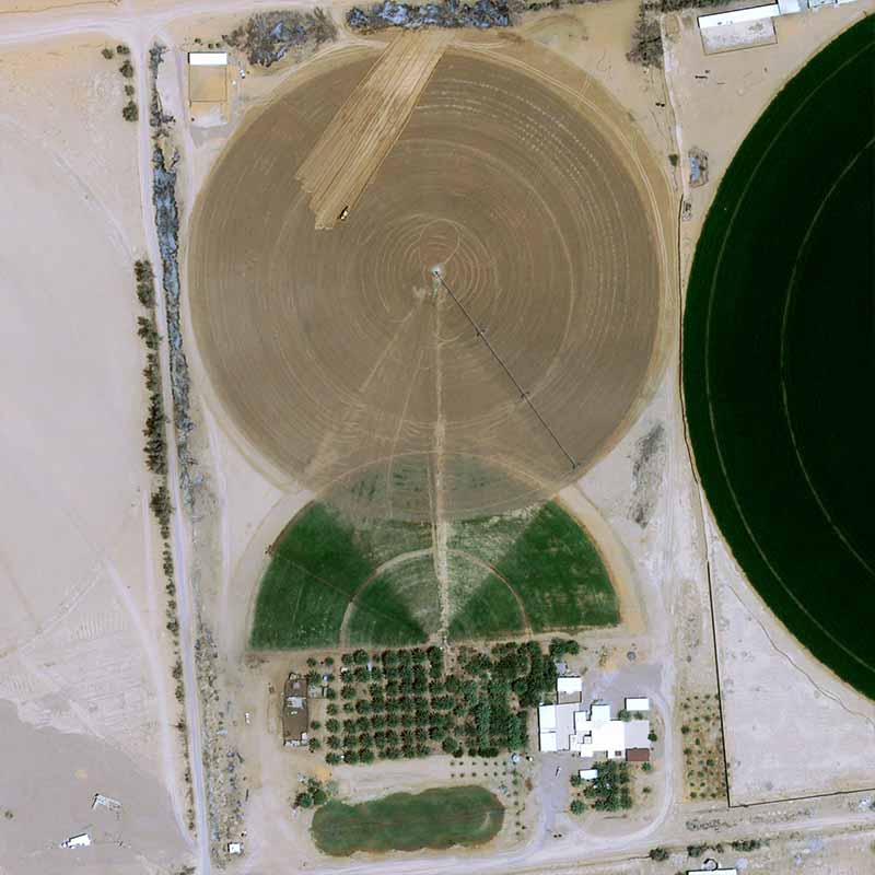 Since 1985, Saudi Arabia has launched a program to install agricultural farms in the desert.&nbsp;