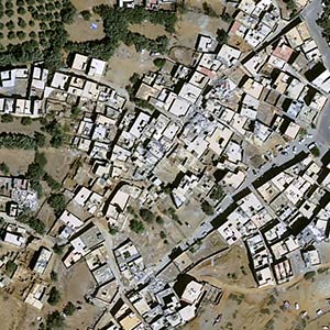 Setting up a camp for the first survivors south of the Amizmiz medina seen by Pléiades Neo - 30cm resolution